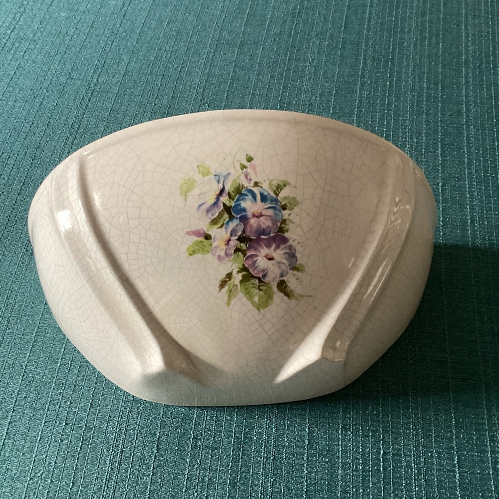 Vintage - Style Wall Pocket